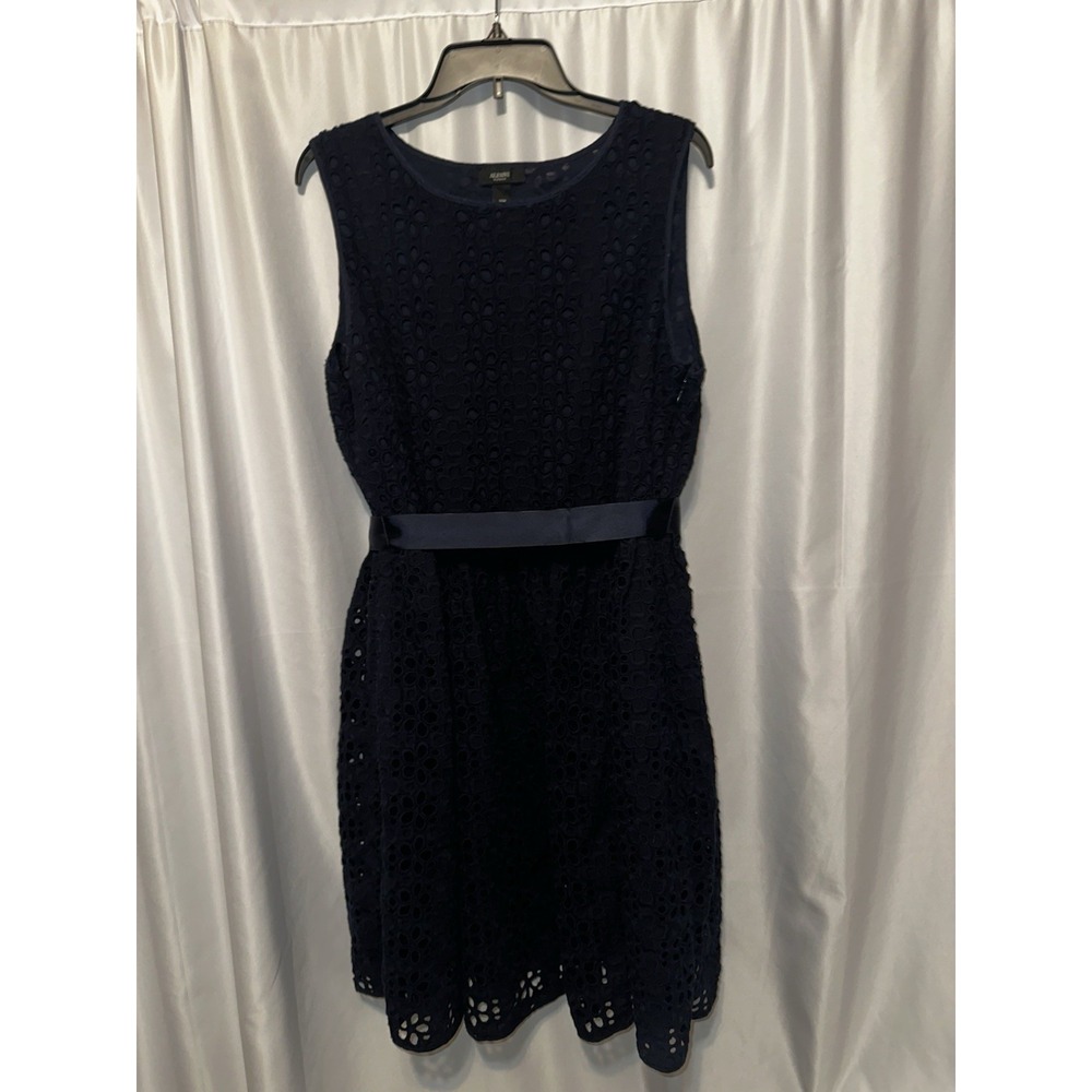 Alfani Dress Women's Size 18W Lined Blue Embroidered Ribbon Belt Floral Side Zip